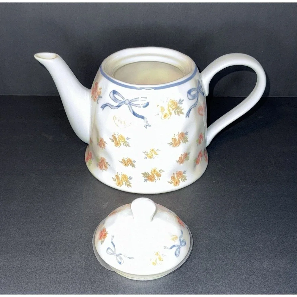 Blue Bows‎ And Pink Roses Teapot And Sugar Pot